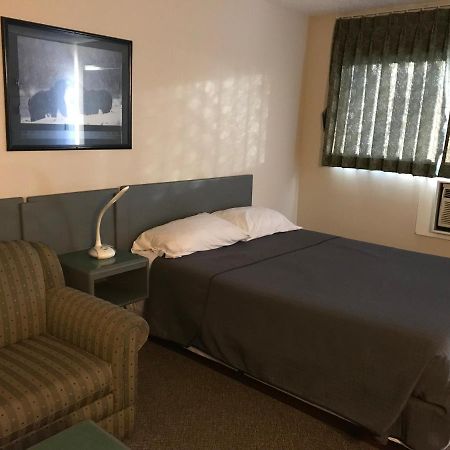 Plains Motor Inn Stettler Exterior foto